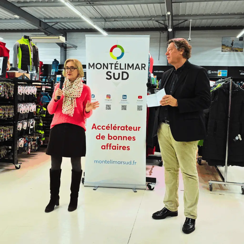 Claire Saliceti, architecte chez ACS, présente son accompagnement en conception et suivi de chantier lors du Jeudi du Sud de Montélimar Sud Développement