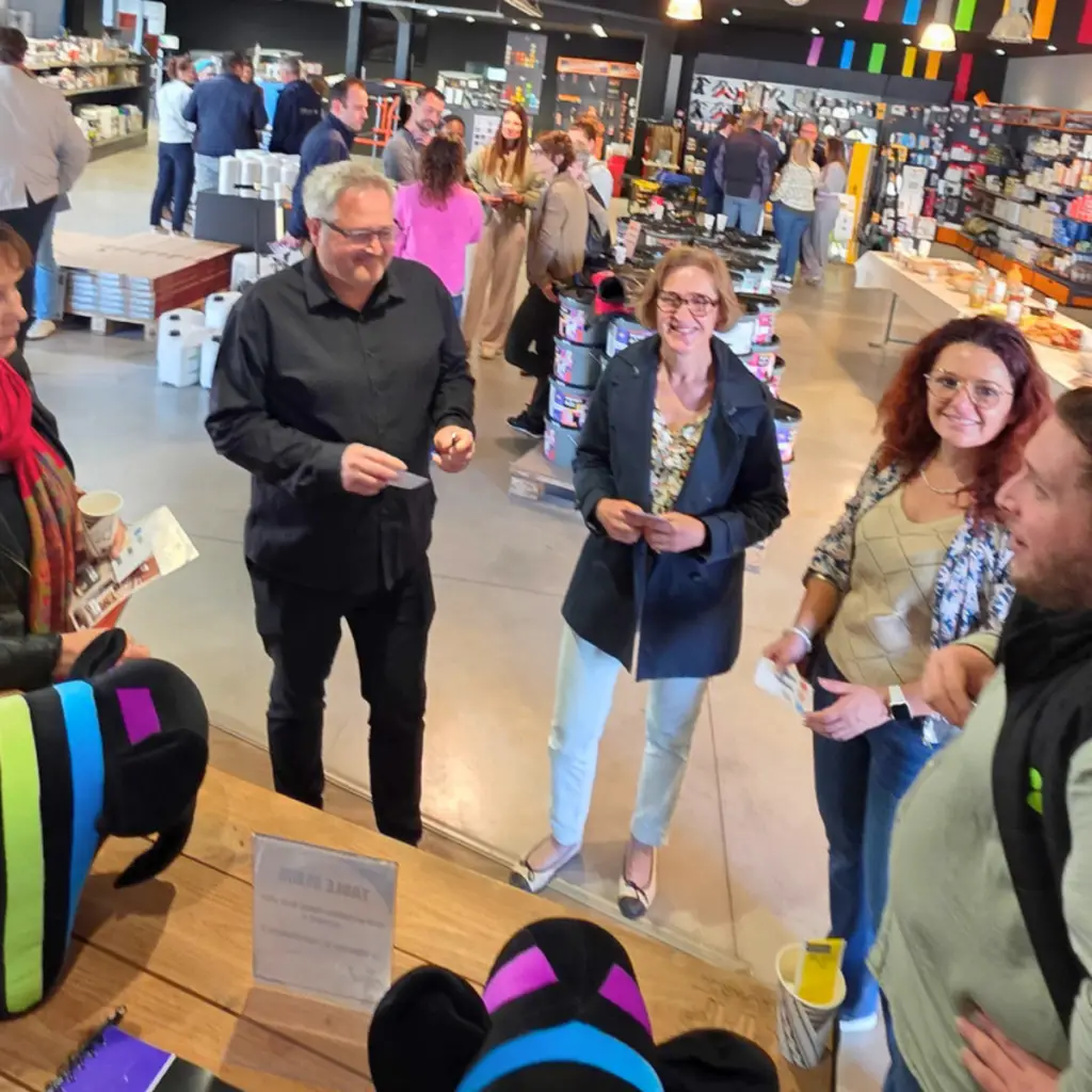 Participants au speed meeting lors du Jeudi du Sud de mai chez Idéal Peinture Caparol à Montélimar