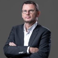 BRAS DROIT DES DIRIGEANTS